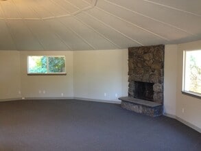 1675 NE Hogan Dr, Gresham, OR for sale Interior Photo- Image 2 of 3