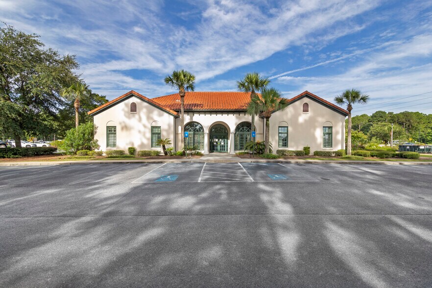 86 Golden Isles Plz, Brunswick, GA for sale - Primary Photo - Image 1 of 1