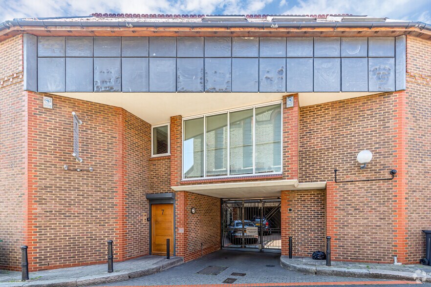 7-11 Prescott Pl, London for sale - Building Photo - Image 1 of 1
