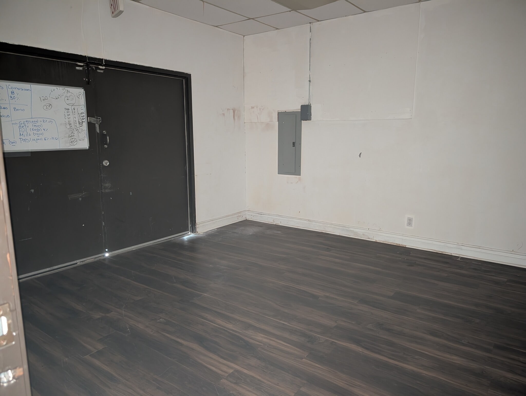 2741 E Belt Line Rd, Carrollton, TX for lease Interior Photo- Image 1 of 3