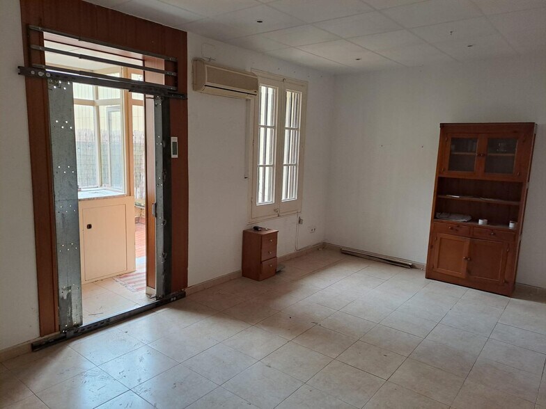 Multifamily in Barcelona, Barcelona for sale - Interior Photo - Image 1 of 7