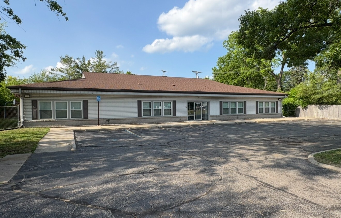 3100 Dixie Hwy, Waterford, MI for lease Building Photo- Image 1 of 3