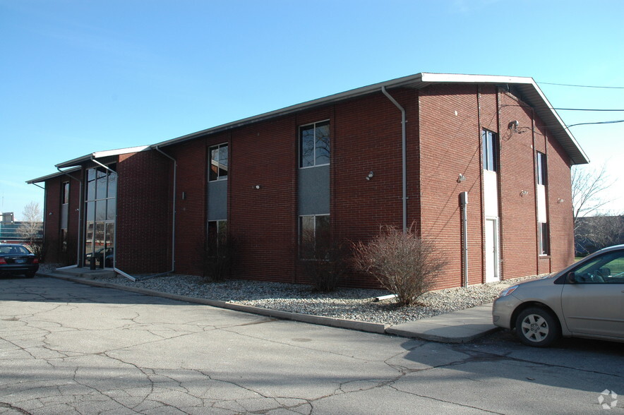 23555 Northwestern Hwy, Southfield, MI for lease - Building Photo - Image 2 of 4