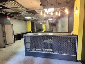 Retail in Barcelona, Barcelona for lease Interior Photo- Image 1 of 17