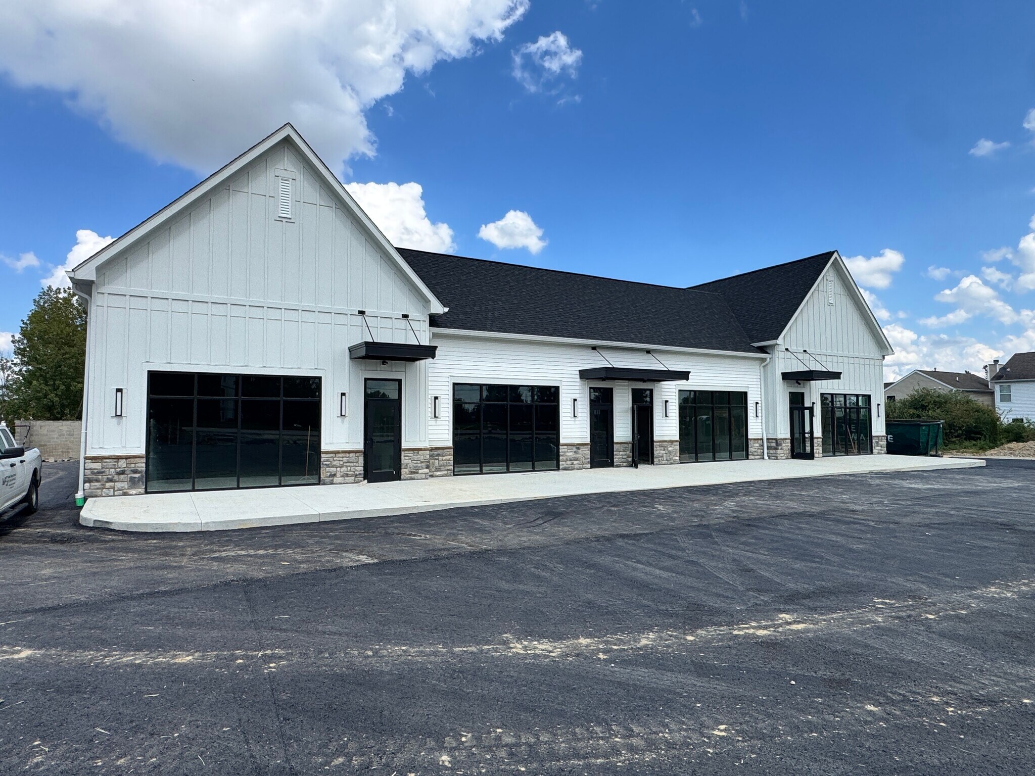 4662-4668 Hall Rd, Columbus, OH for lease Interior Photo- Image 1 of 9