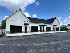 4662-4668 Hall Rd, Columbus, OH for lease Interior Photo- Image 1 of 9