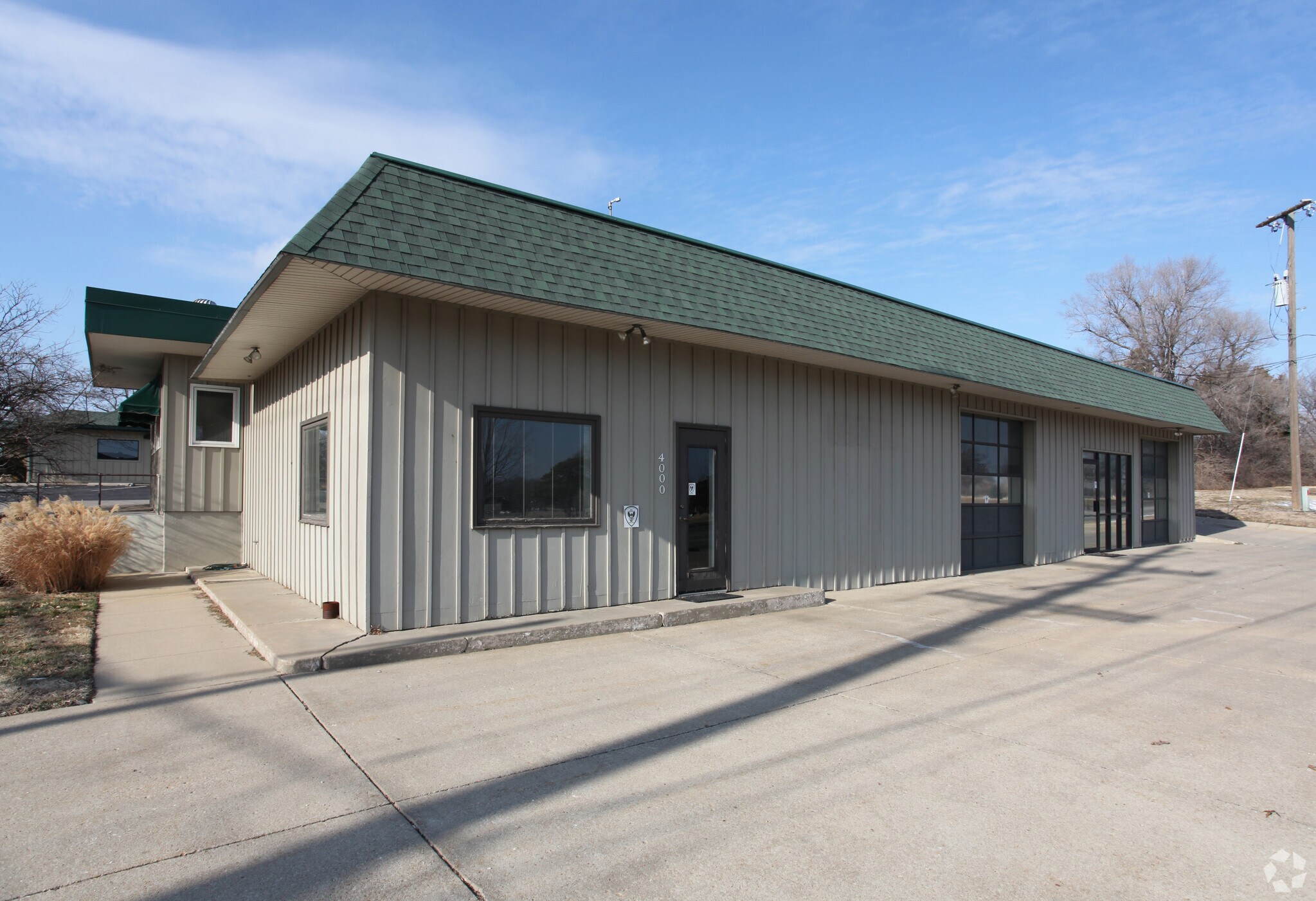 4000-4004 SW 6th St, Topeka, KS for sale Primary Photo- Image 1 of 1