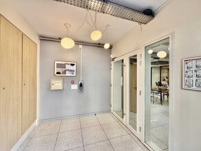 9 Rue Victor Massé, Paris for lease Interior Photo- Image 1 of 26