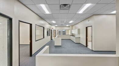 3585 E Flamingo Rd, Las Vegas, NV for lease Interior Photo- Image 2 of 13