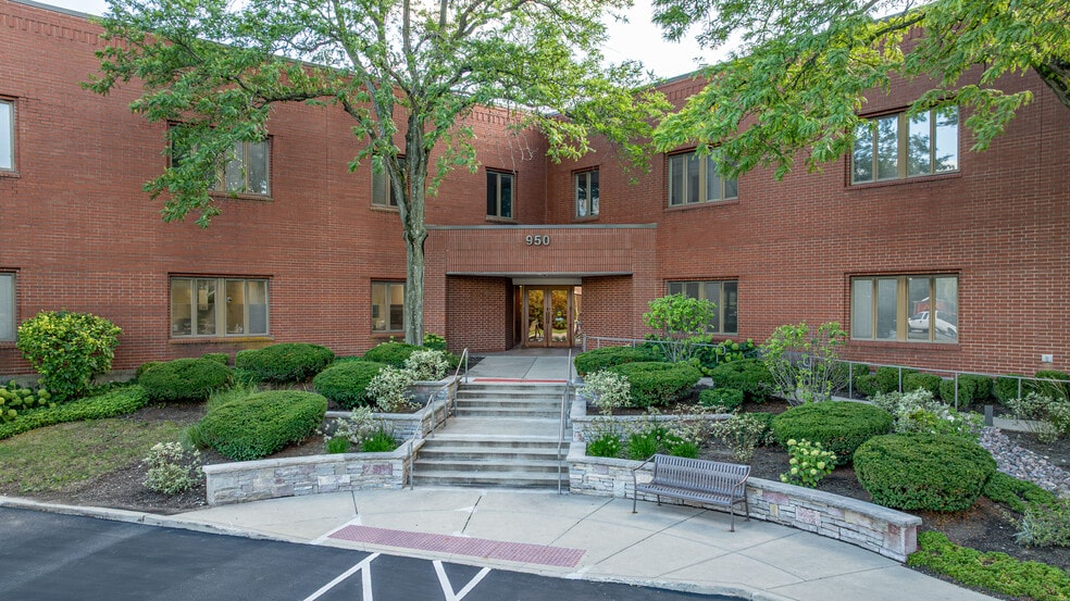950 N York Rd, Hinsdale, IL for sale - Building Photo - Image 2 of 22