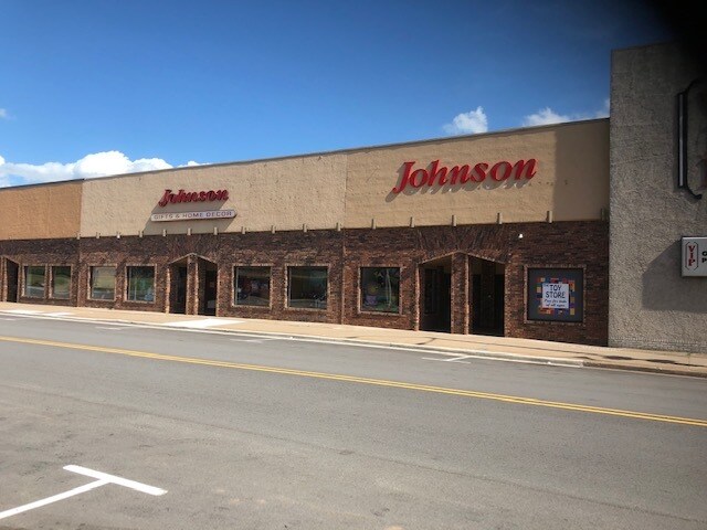 1021 E Main St, Merrill, WI for sale - Primary Photo - Image 1 of 1