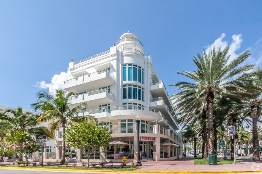 448 Ocean Dr, Miami Beach, FL for lease - Primary Photo - Image 1 of 8