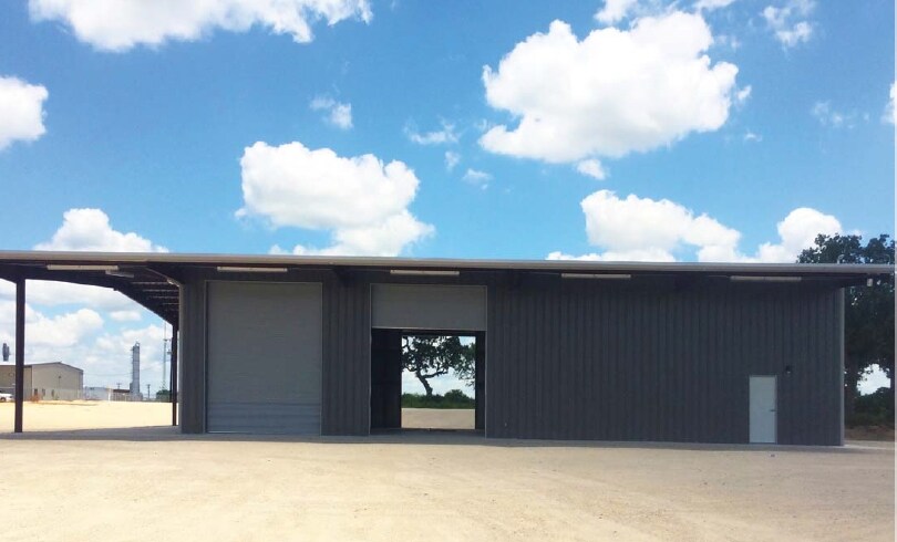 20727 Petroleum Cmn, Elmendorf, TX for sale - Primary Photo - Image 1 of 1