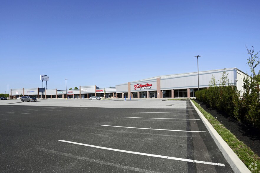 654 York Rd, Warminster, PA 18974