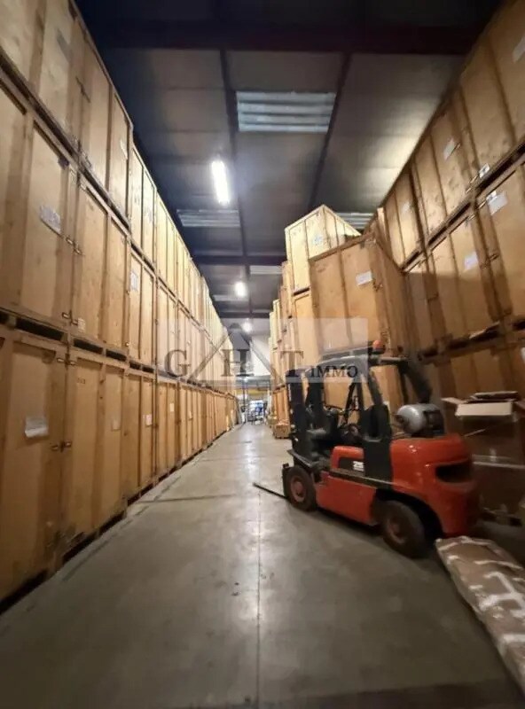 Industrial in Villebon-sur-Yvette for lease Building Photo- Image 1 of 5