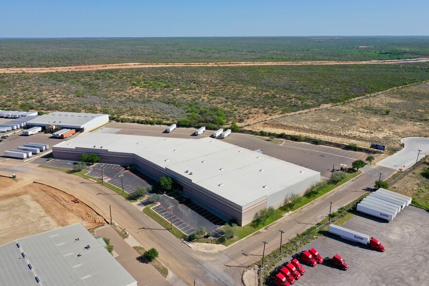 1629 World Trade Center Loop, Laredo, TX for lease - Aerial - Image 2 of 23