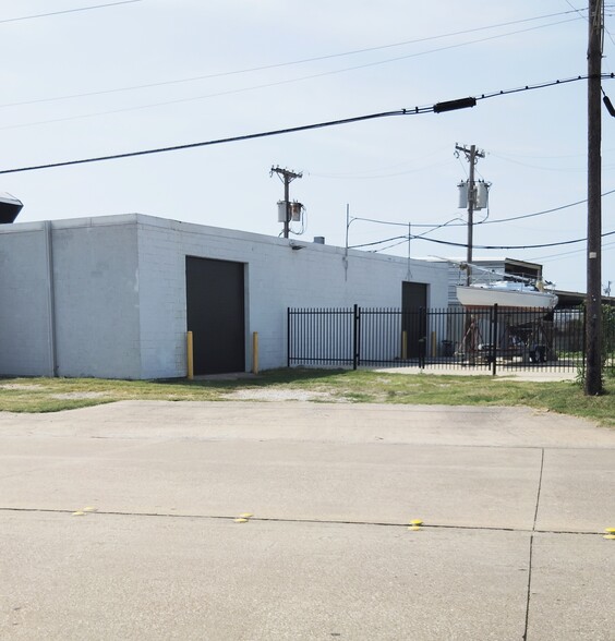 2511 National Dr, Garland, TX for lease - Building Photo - Image 3 of 24