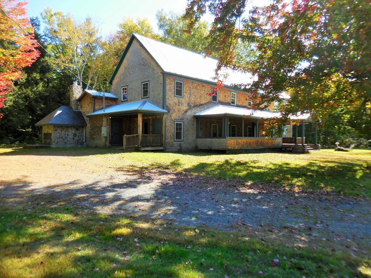 699 Anson Rd, Starks, ME 04911