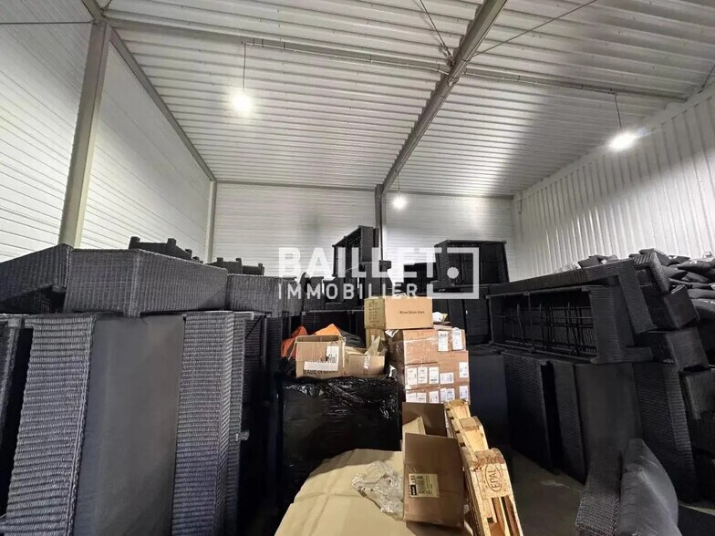 Industrial in Fréjus for lease - Interior Photo - Image 2 of 11