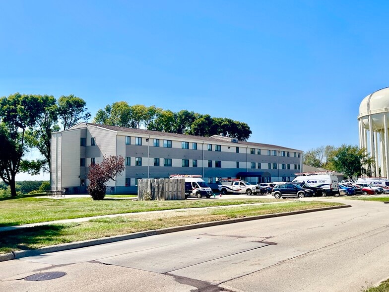 5300 Stone Ave, Sioux City, IA for sale - Building Photo - Image 2 of 9