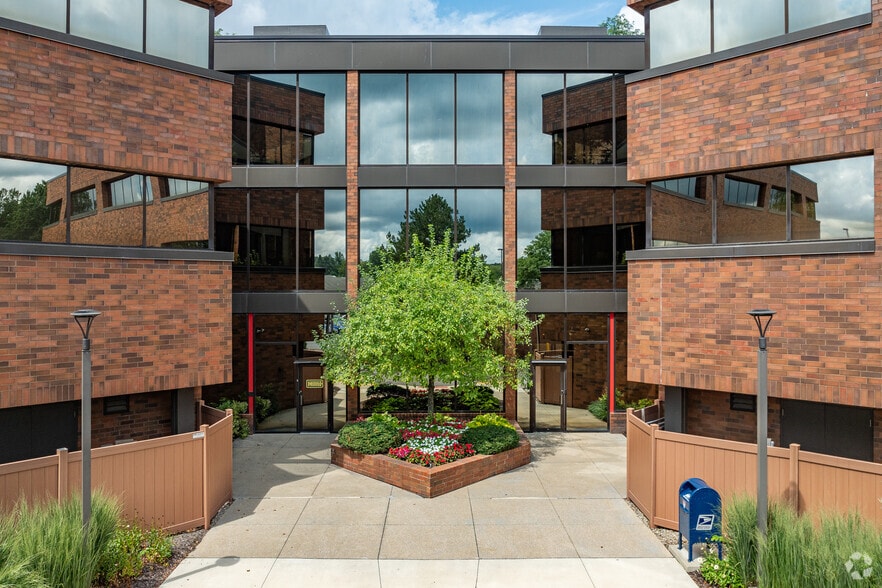 6000 Parkland Blvd, Mayfield Heights, OH for sale - Building Photo - Image 2 of 45