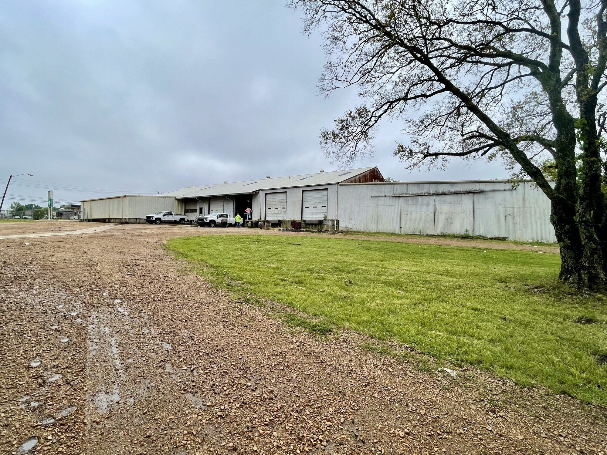 2689 Livingston Rd, Jackson, MS 39213 Industrial for Sale