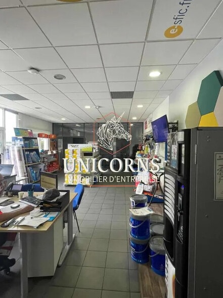 Industrial in Toulouse for lease - Interior Photo - Image 3 of 6