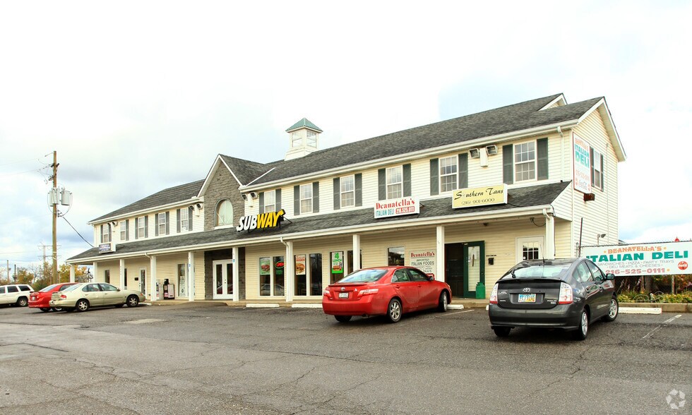 Canal Center Properties portfolio of 5 properties for sale on LoopNet.com - Primary Photo - Image 2 of 4