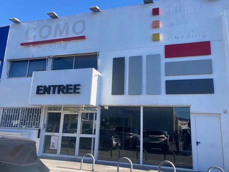 Retail in Mandelieu-la-Napoule for lease - Building Photo - Image 2 of 9
