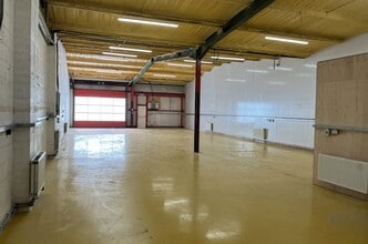 Fircroft Way, Edenbridge for lease Interior Photo- Image 2 of 4