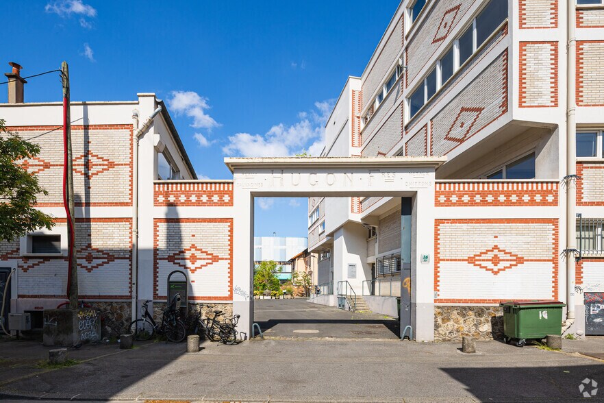 Office in Montreuil for lease - Building Photo - Image 3 of 3