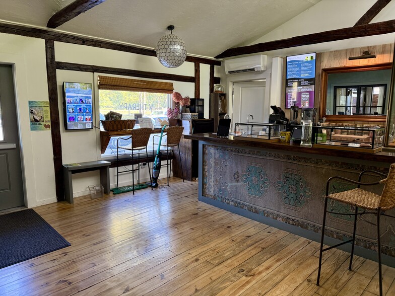 104 Mill Hill Rd, Woodstock, NY for sale - Building Photo - Image 2 of 24