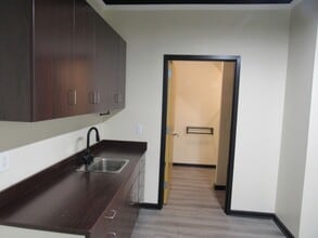 100 Lakeview Ave, Jamesburg, NJ for lease Interior Photo- Image 2 of 4