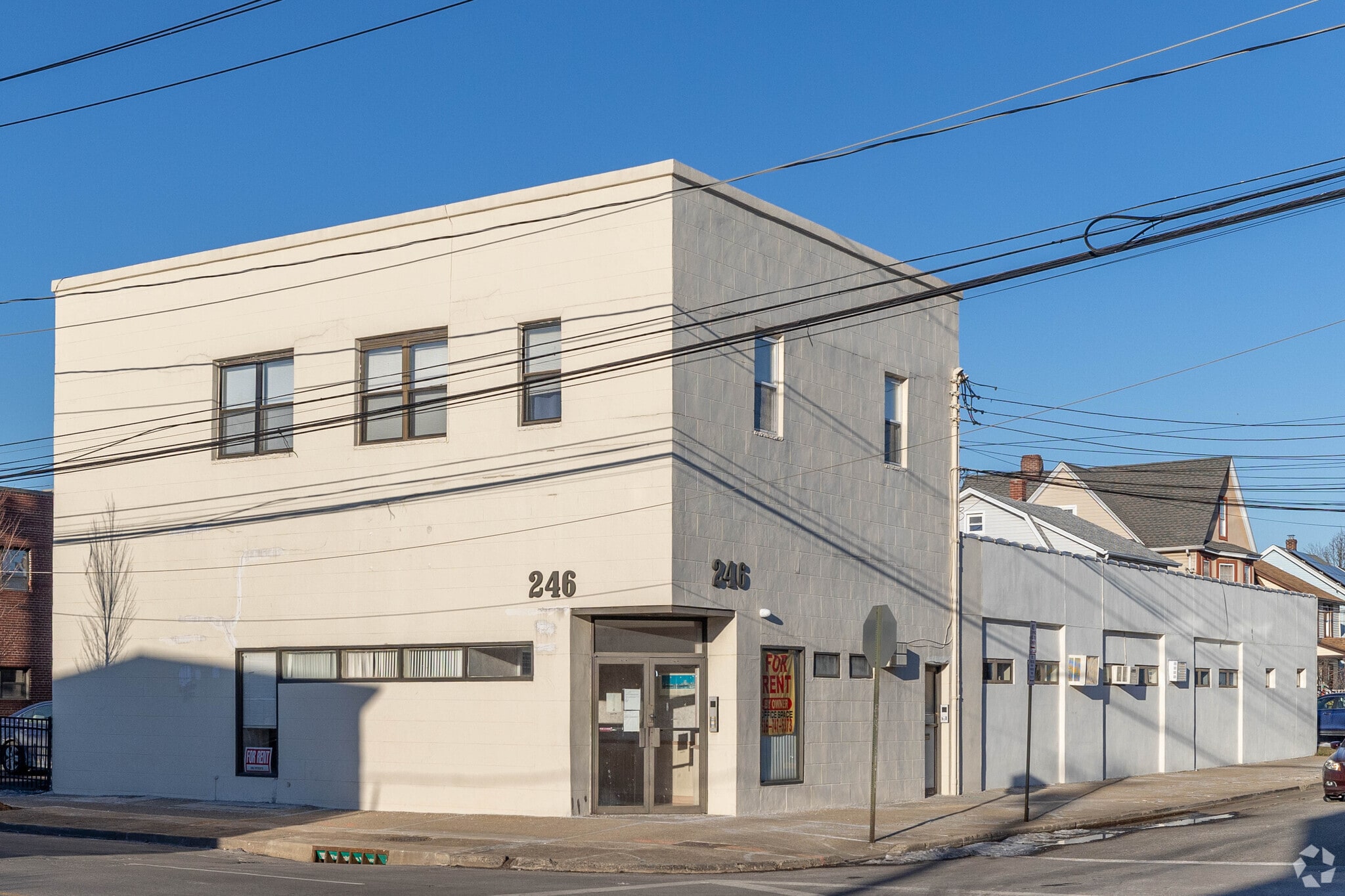246 Mineola Blvd, Mineola, NY for lease Primary Photo- Image 1 of 7