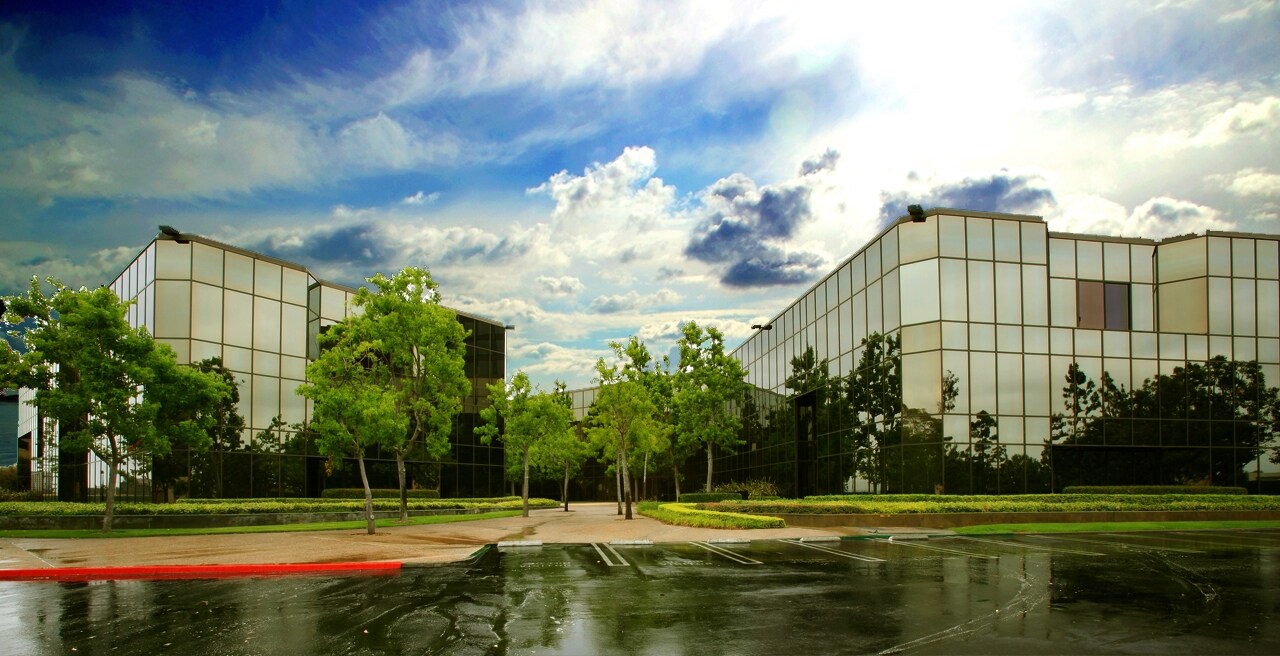 19700 Fairchild Rd, Irvine, CA 92612 Newport Summit