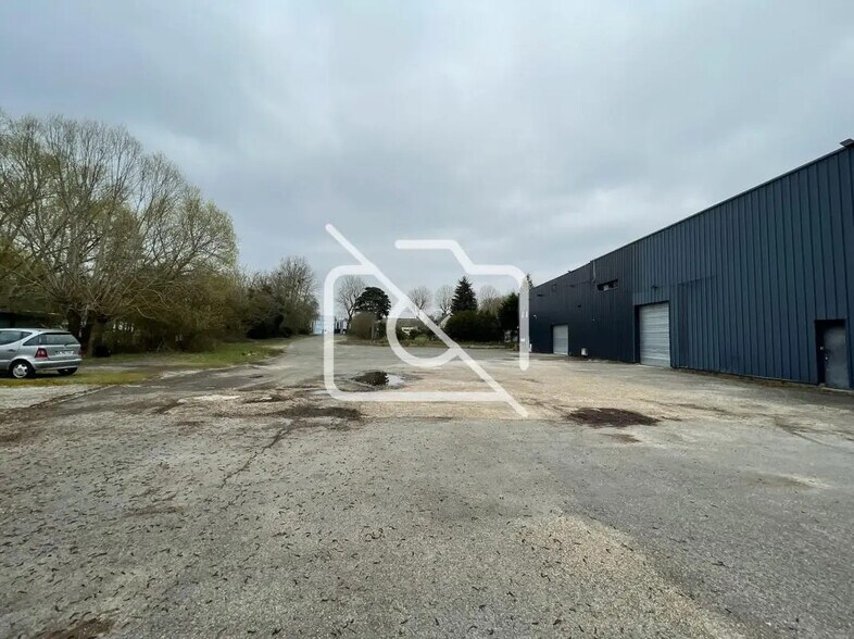 Industrial in Bazainville for lease - Building Photo - Image 2 of 4