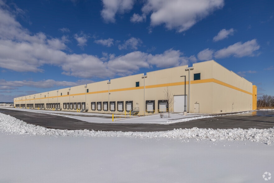 975 Lordship Blvd, Stratford, CT for lease - Building Photo - Image 3 of 16