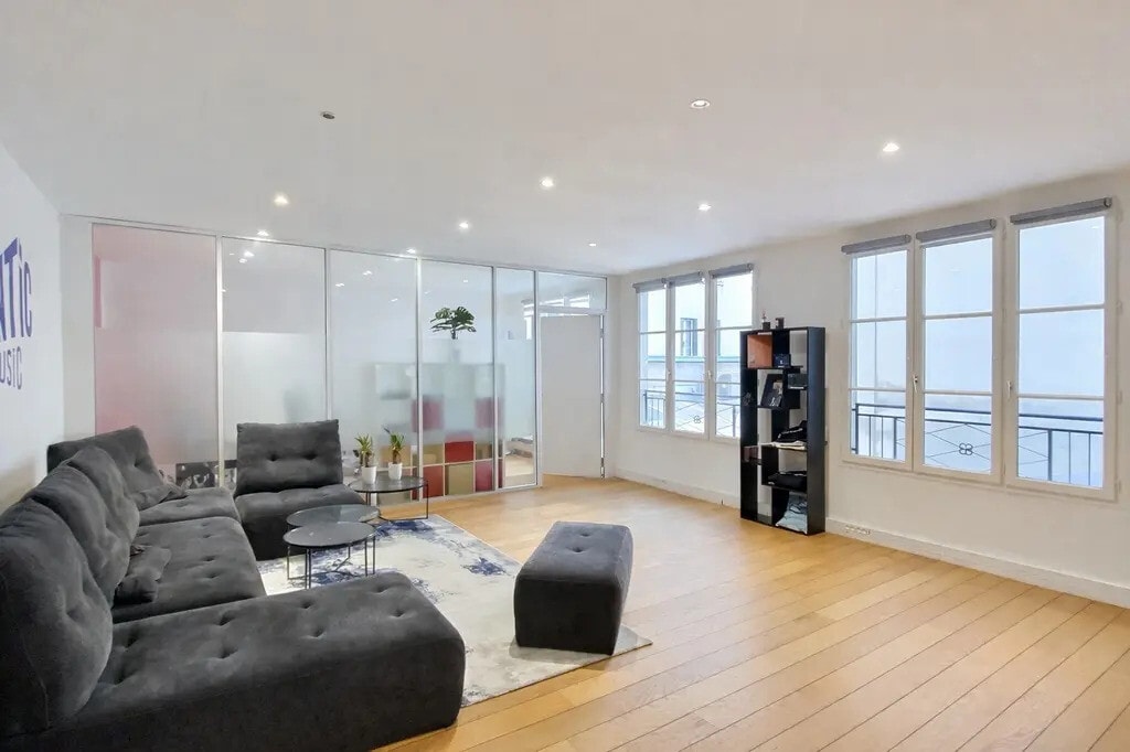 Location Bureaux 50 m² - Photo 1