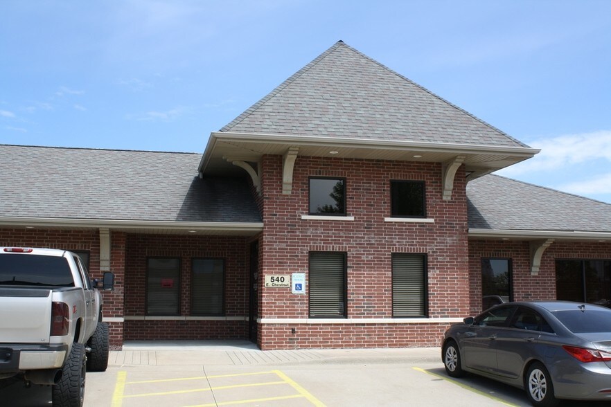 540 E Chestnut Expy, Springfield, MO for sale - Building Photo - Image 1 of 1