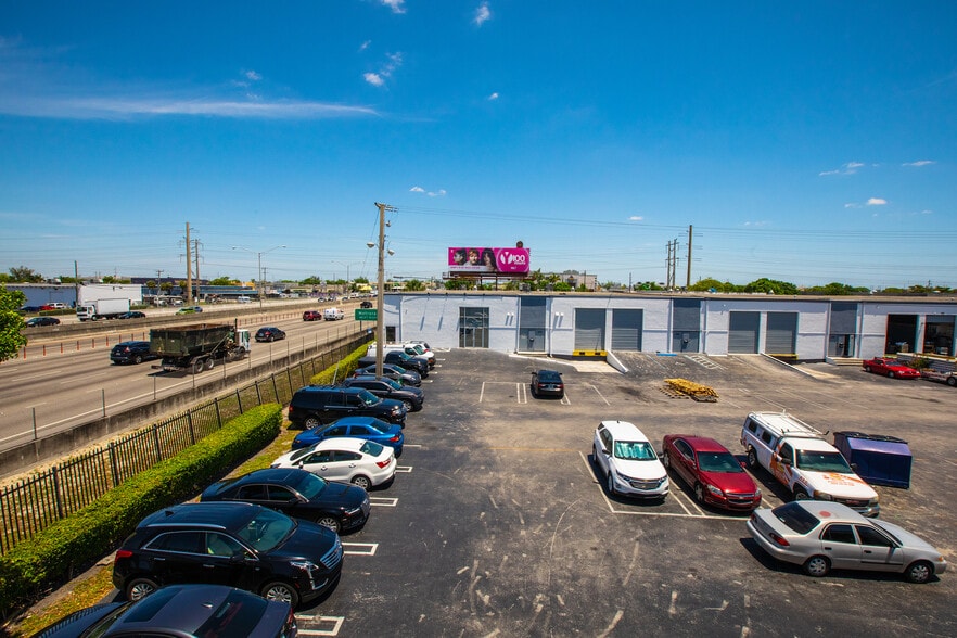 6100-6144 NW 74th Ave, Miami, FL for lease - Building Photo - Image 3 of 16