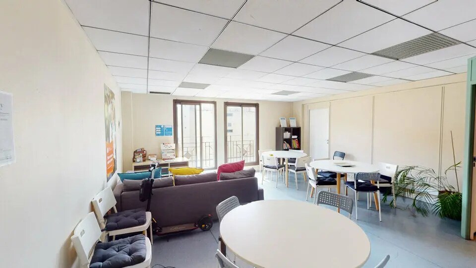 Office in Nice for lease - Building Photo - Image 2 of 6