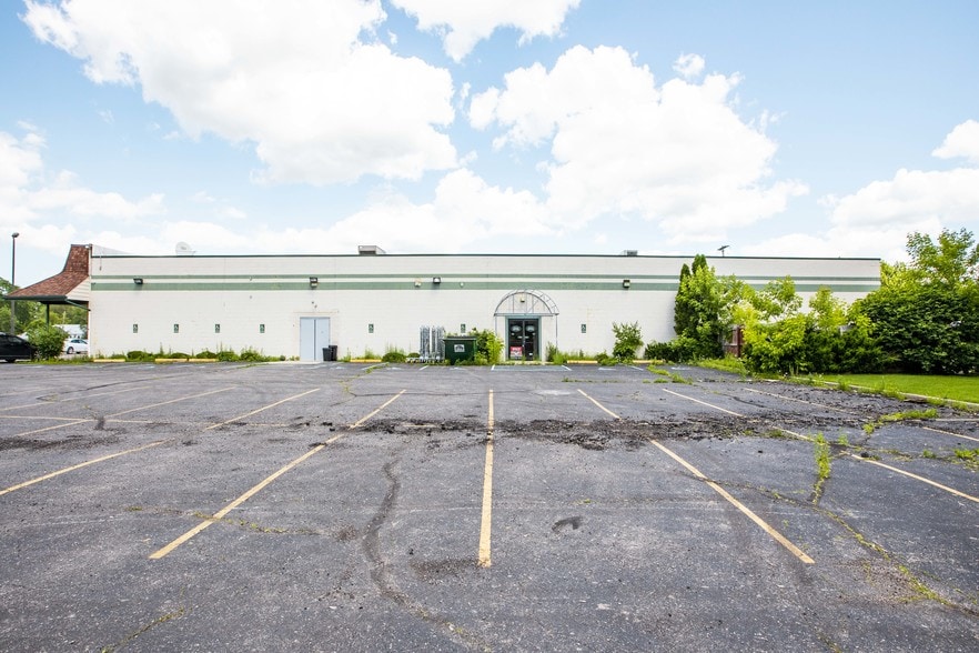 5238-5246 Lapeer Rd, Burton, MI for lease - Building Photo - Image 2 of 7