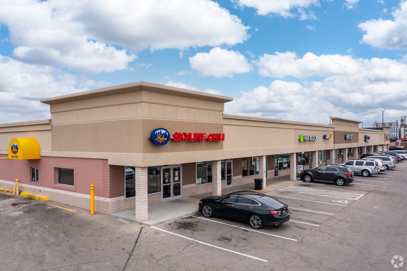 45664588 Montgomery Rd, Norwood, OH 45212