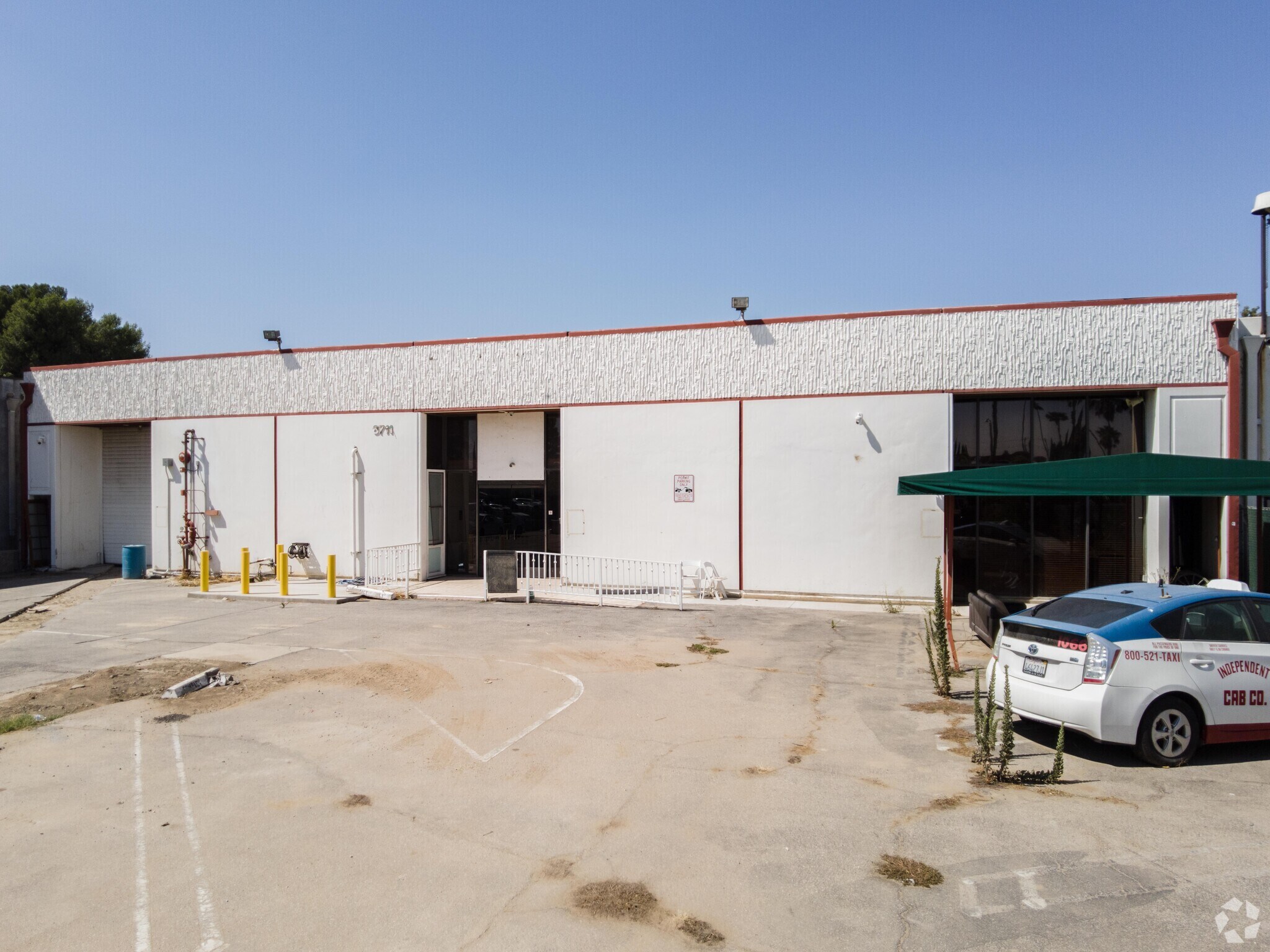 6711 Valjean Ave, Van Nuys, CA for sale Primary Photo- Image 1 of 1