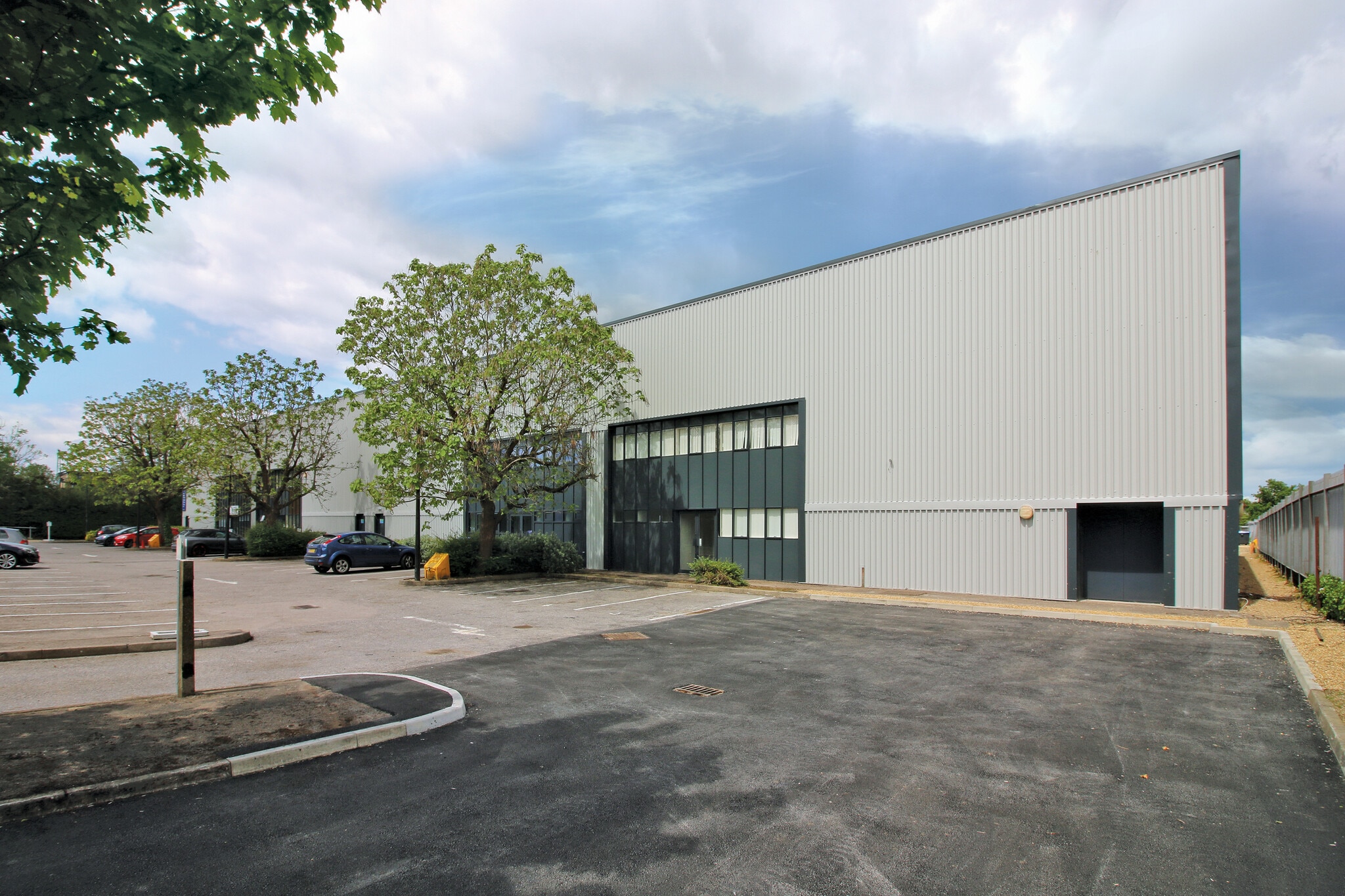 1-4 Cartwright Rd, Stevenage for lease Building Photo- Image 1 of 5