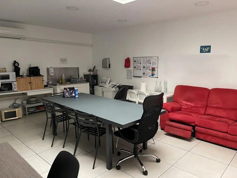 Flex in Lattes for lease - Building Photo - Image 2 of 4