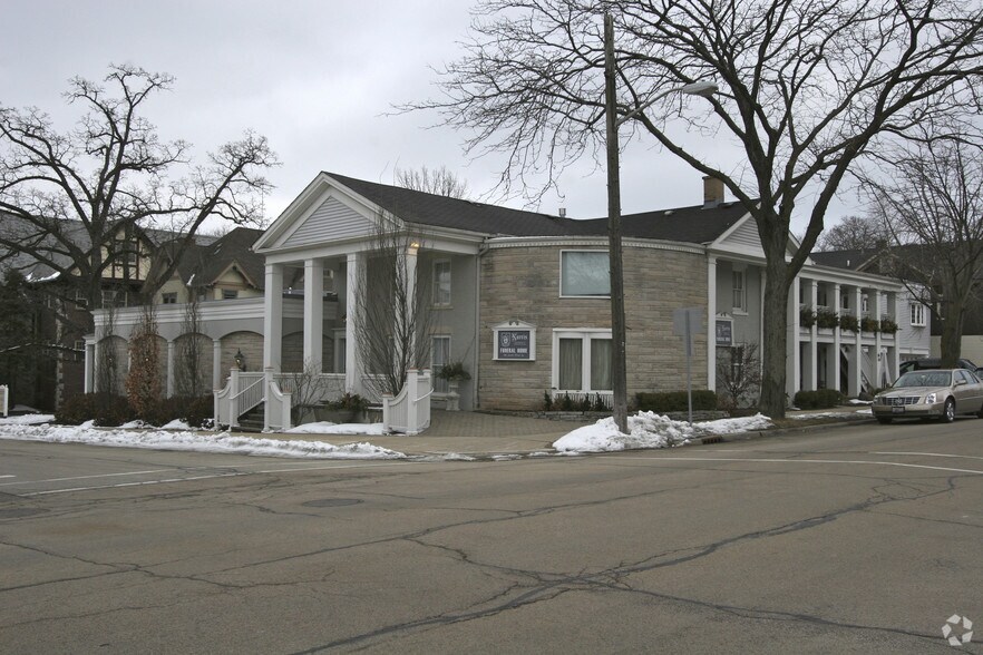 Portfolio of 2 St Charles, IL Properties for Sale