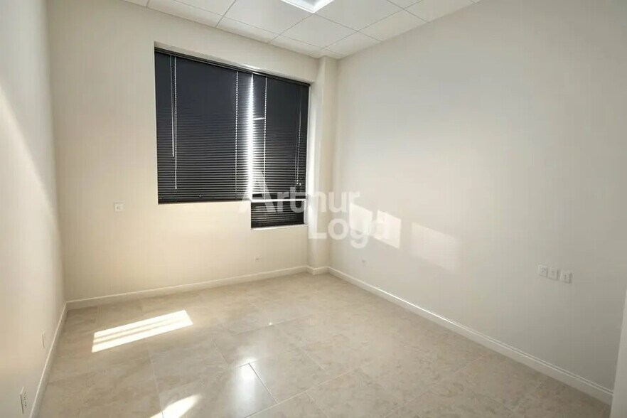Office in Drumettaz-Clarafond for lease - Interior Photo - Image 3 of 5