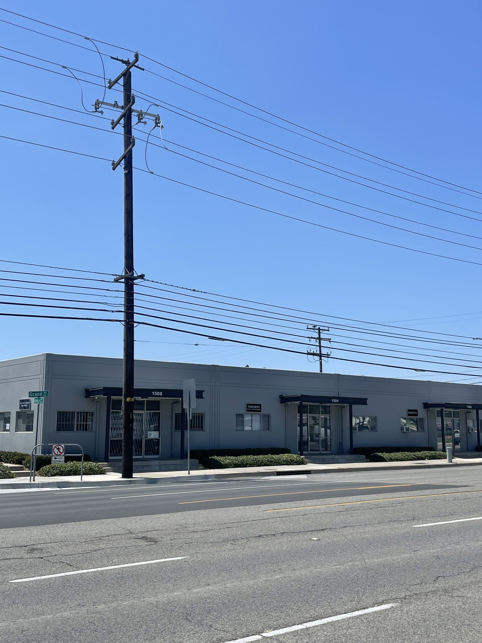 1421-1435 E Borchard Ave, Santa Ana, CA for lease Building Photo- Image 1 of 1