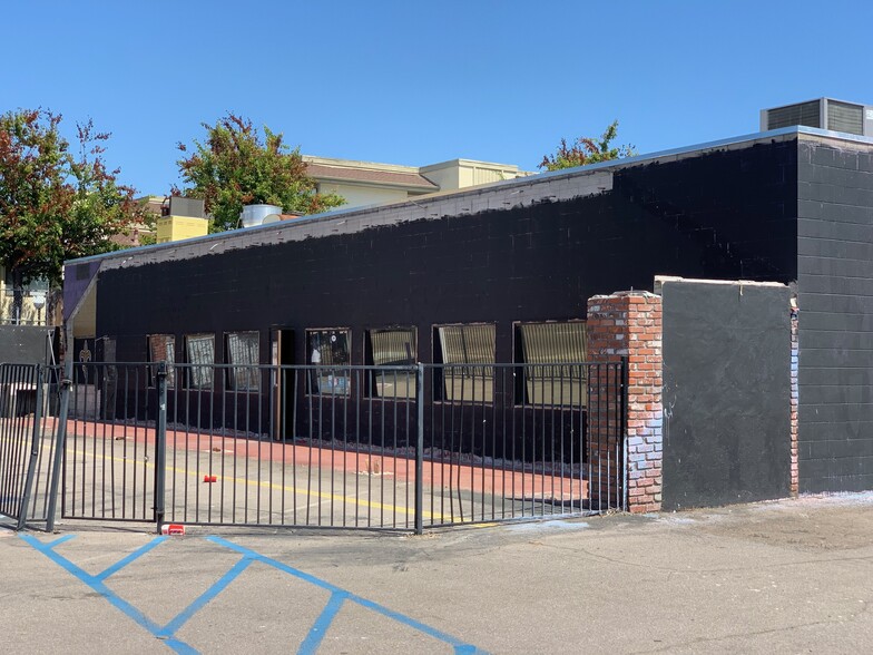 3225 Midway Dr, San Diego, CA for lease - Building Photo - Image 2 of 11